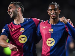 برشلونة ومانشستر يونايتد يتنافسان على إيميليانو مارتينيز