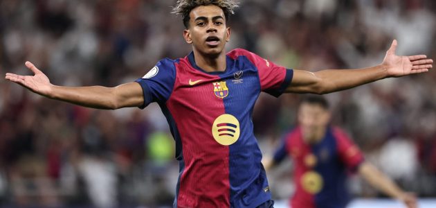 “في هذا العمر، هو أفضل من ميسي” – أسطورة برشلونة يُدلي برأيه الجريء بشأن مقارنة لامين يامال وليونيل ميسي